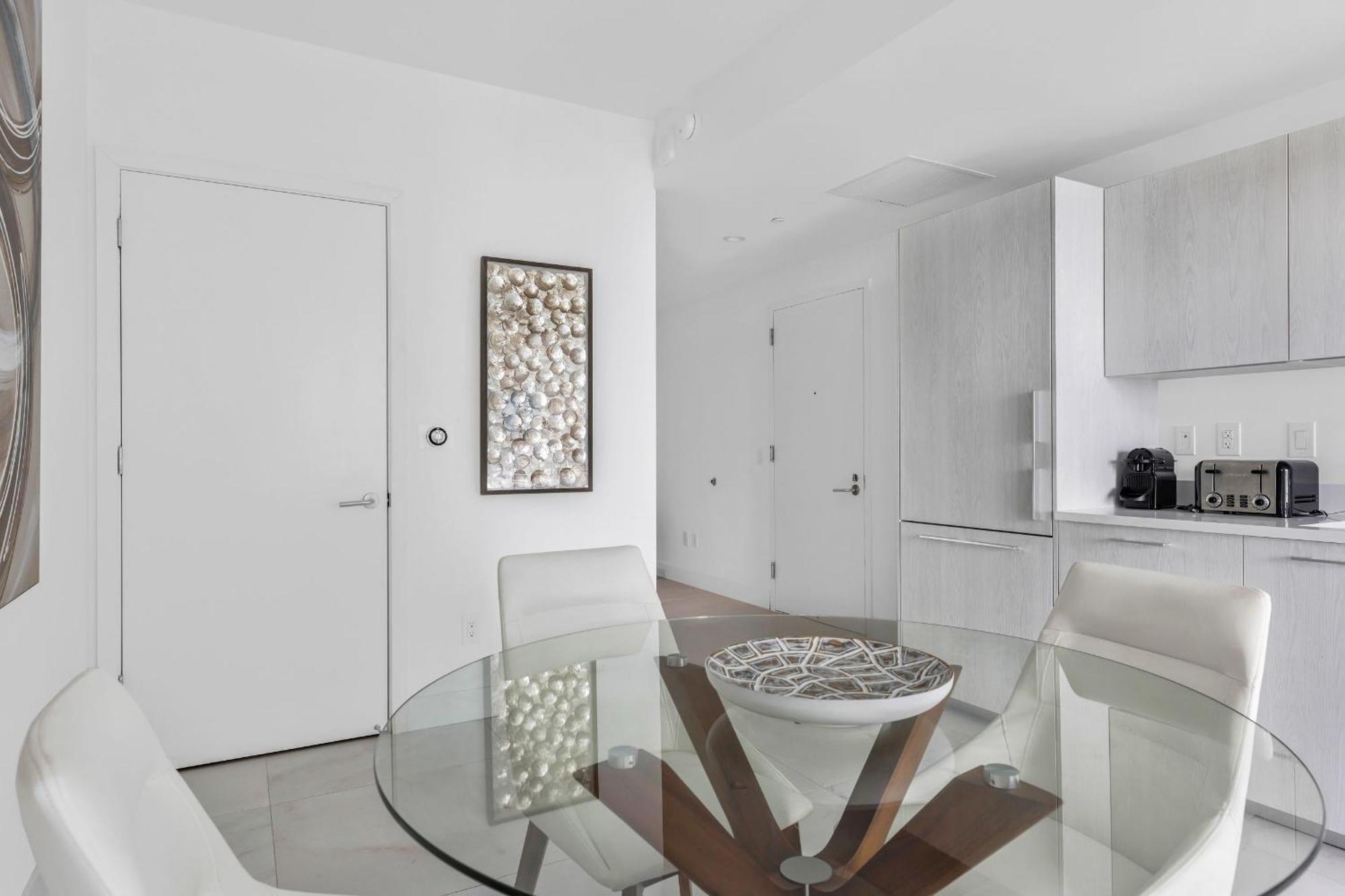 Exclusive One-bedroom High-rise In