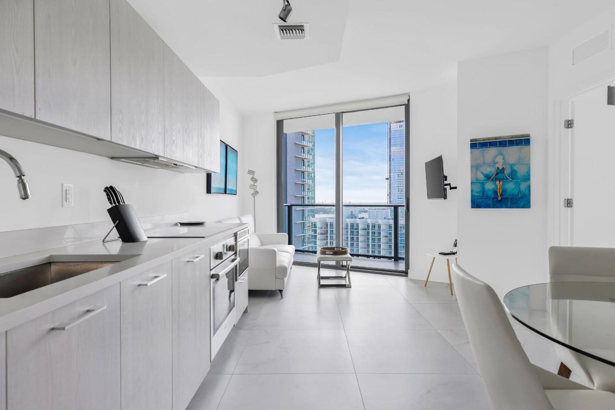 Exclusive One-bedroom High-rise In * Miami