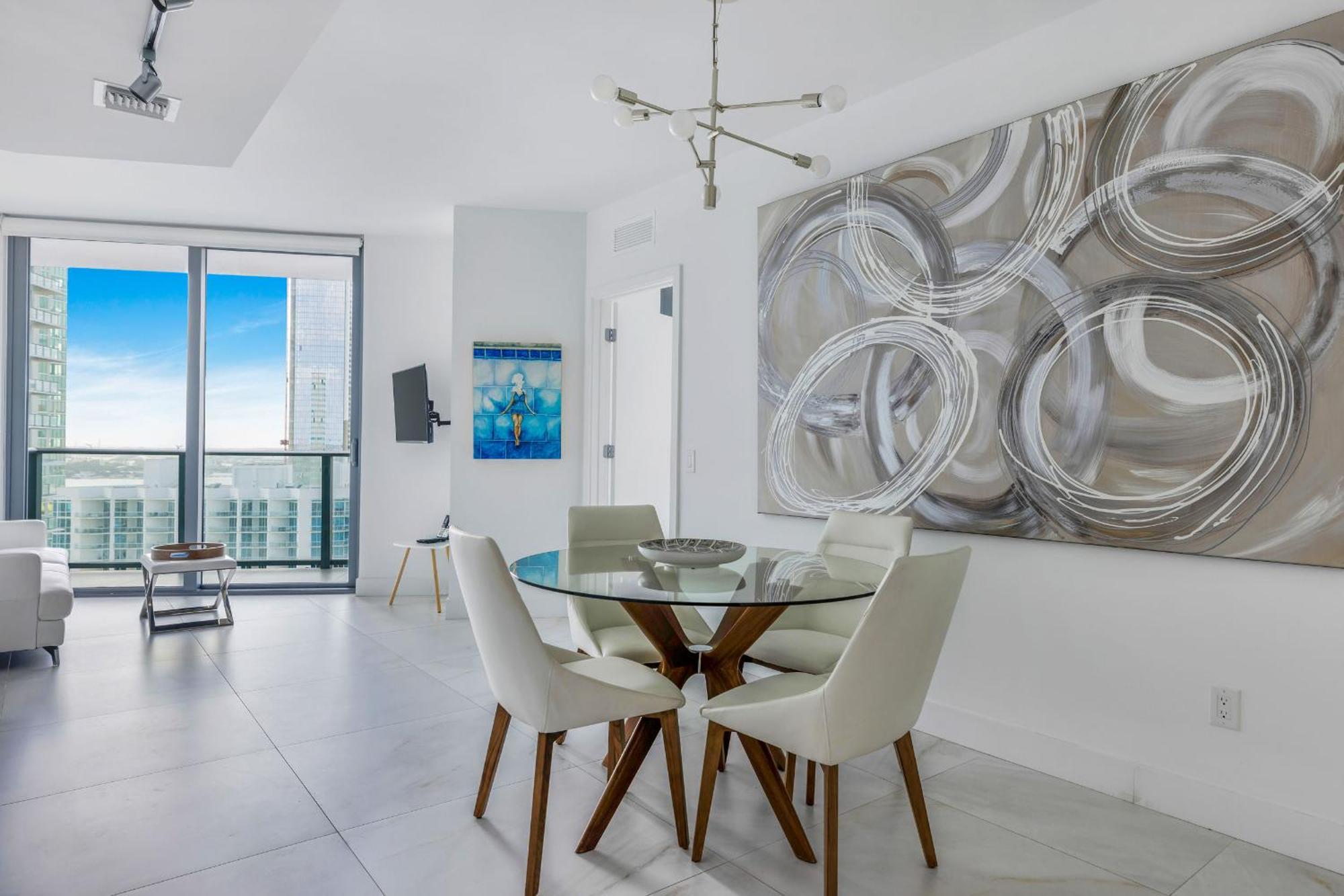 Apartment Exclusive One-bedroom High-rise In