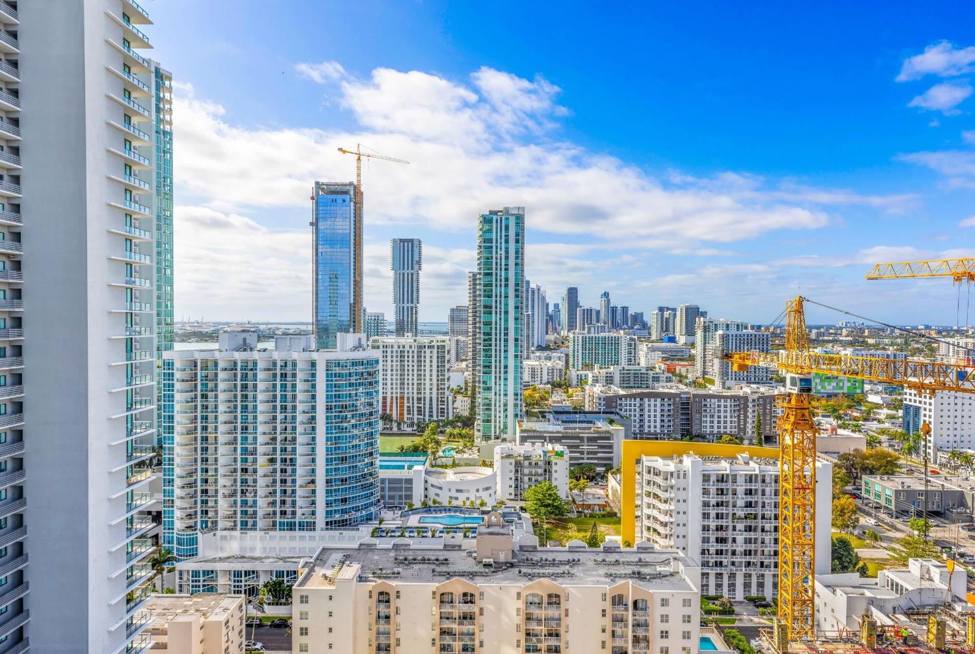 Apartment Exclusive One-bedroom High-rise In Miami