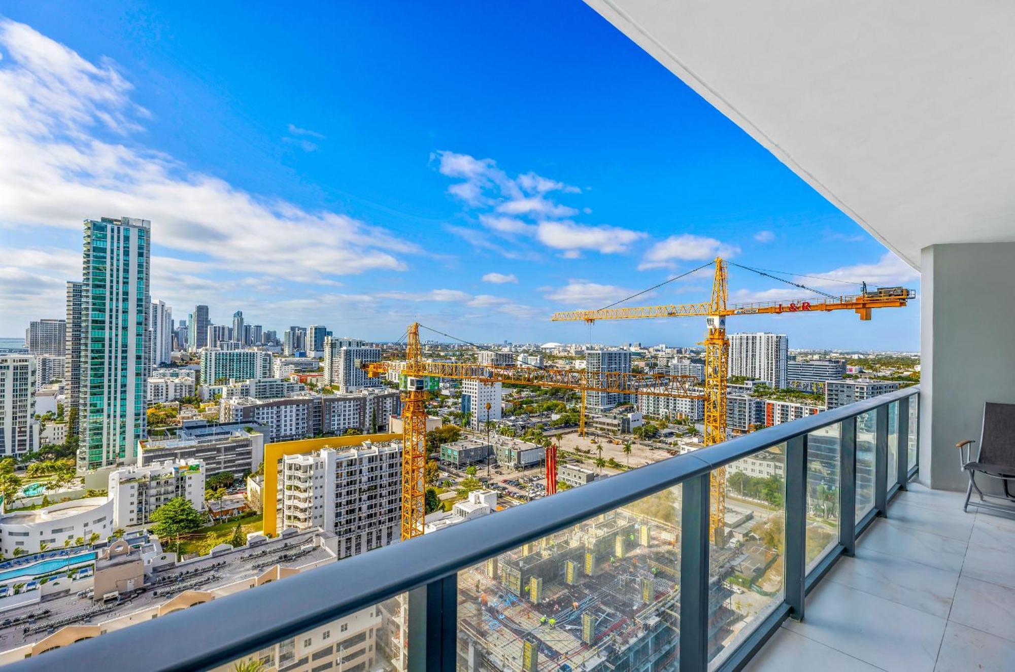 Exclusive One-bedroom High-rise In *