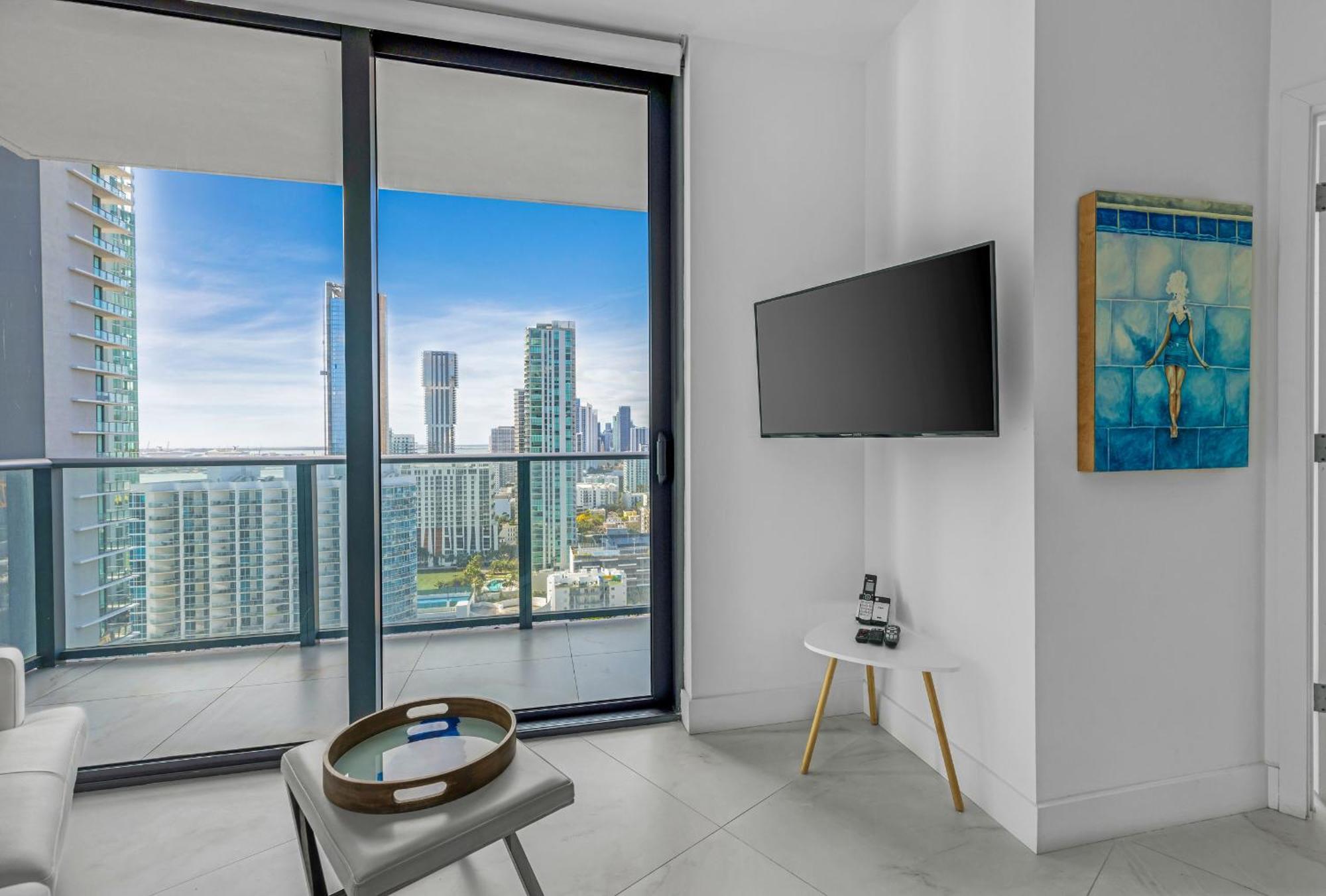 Exclusive One-bedroom High-rise In