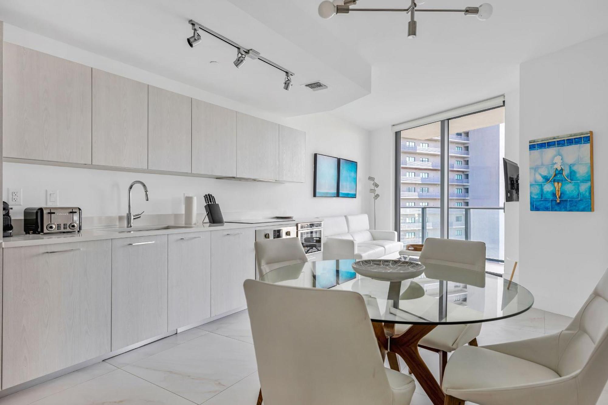 Apartment Exclusive One-bedroom High-rise In